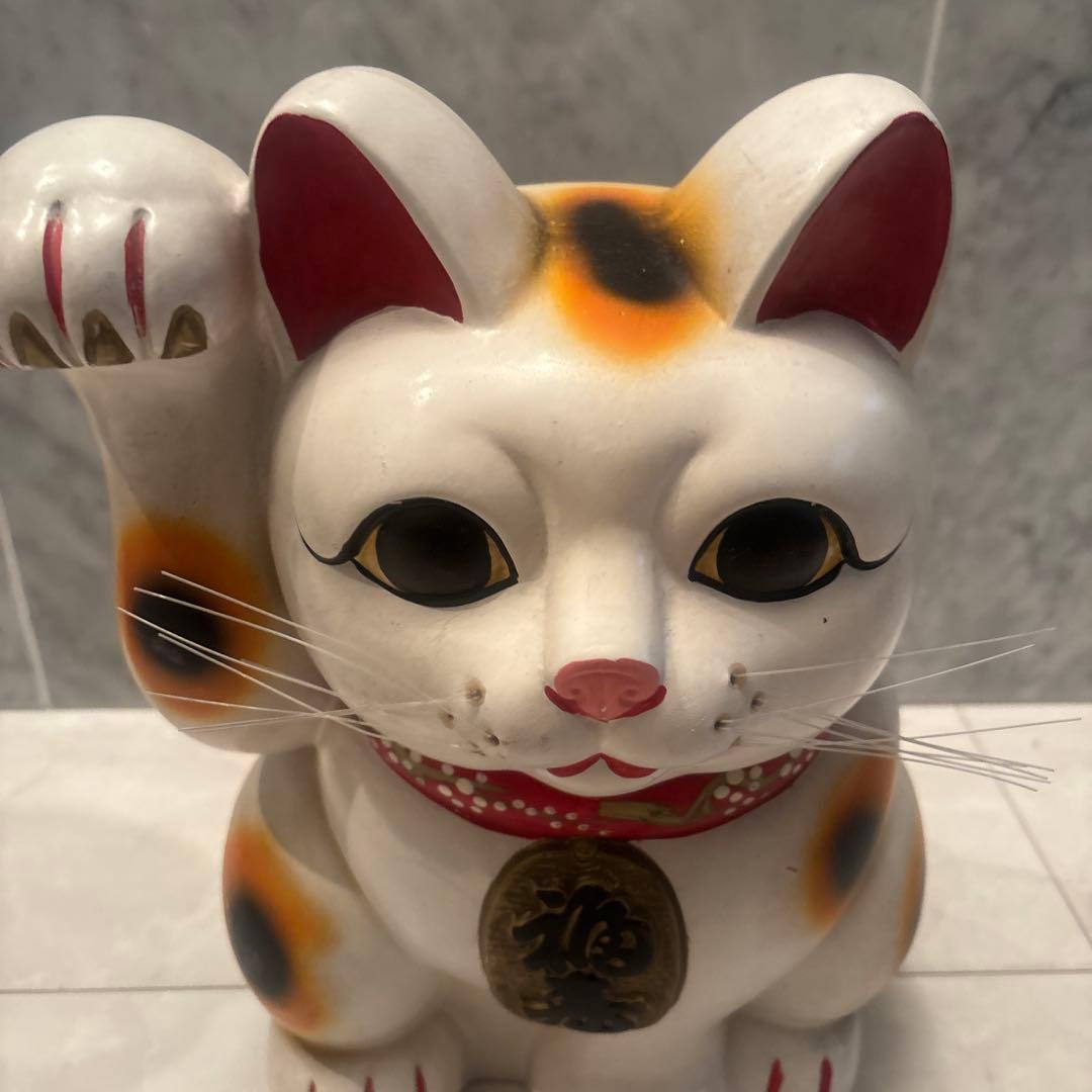 60年代ヴィンテージ手描きの瞳や体つき、おヒゲが美しく金運向上の招き猫