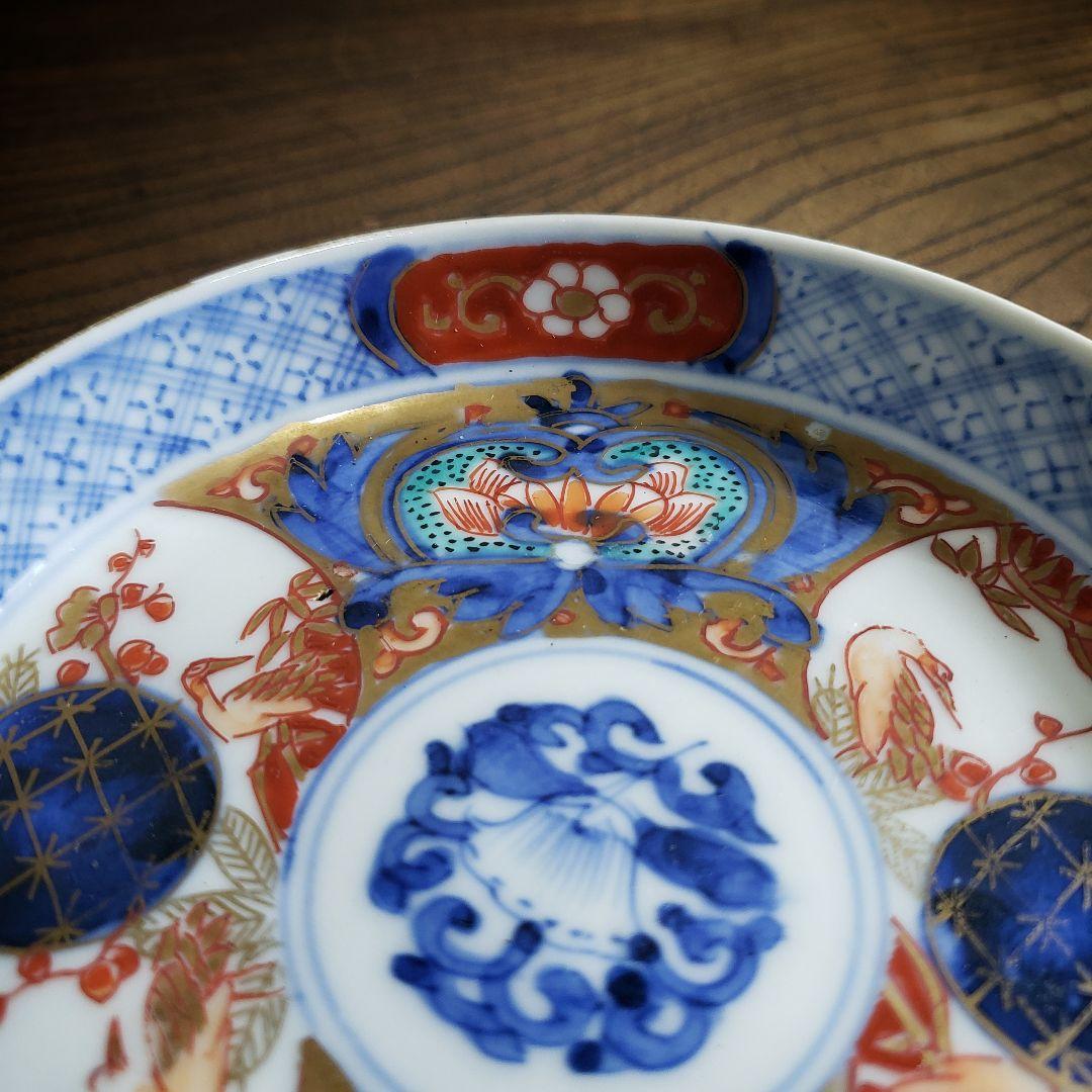 小皿　色絵付　染付　古伊万里　金彩　花唐草　鶴　四方襷文　明治　ロ号　欠け　窯傷