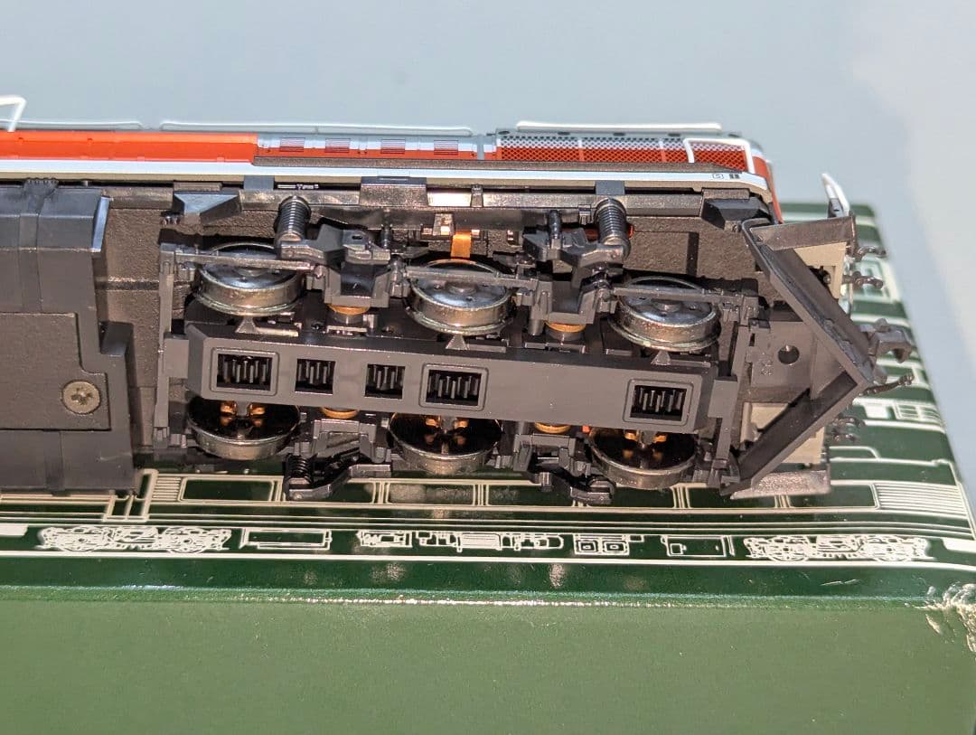 KATO　DE10　HO　【1-703】　パーツ、インレタ取付済み残りあり。②