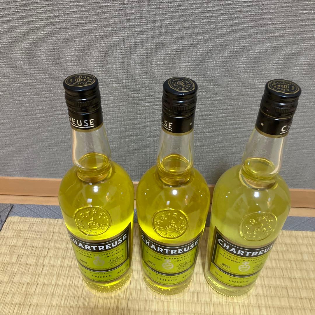 シャルトリューズ　ジョーヌ 700ml 43% 3本