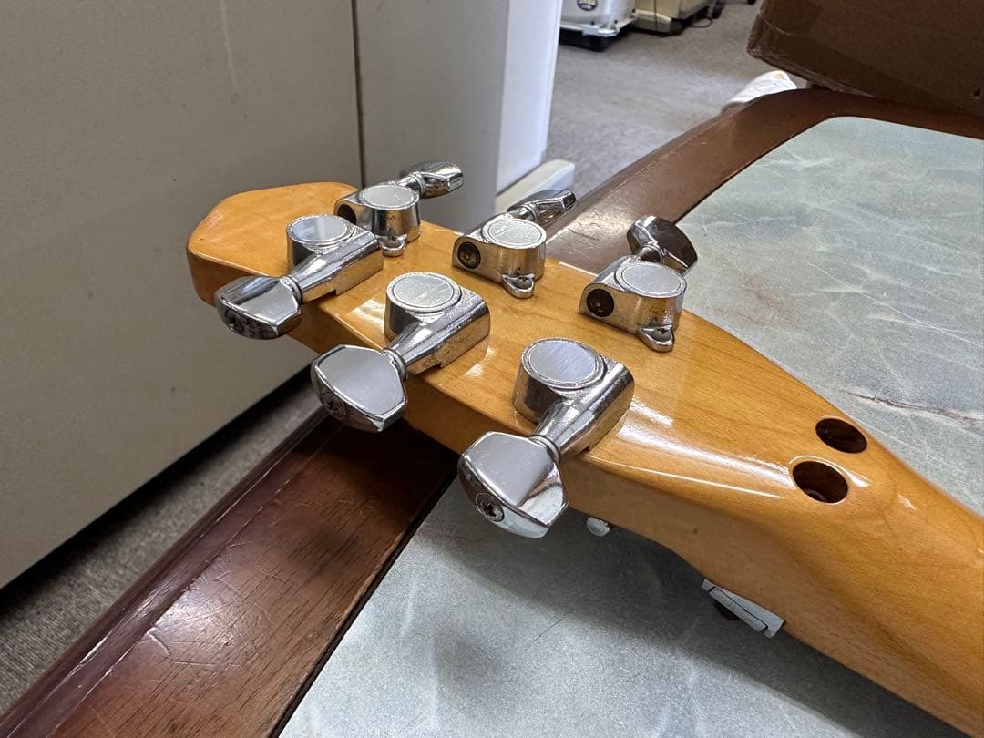 高崎晃　ランダムスター　赤ボディメイプル指板