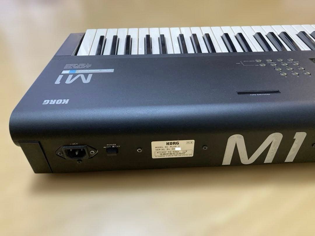 鍵盤楽器 KORG M1 PLUS1 MUSIC WORKSTATION