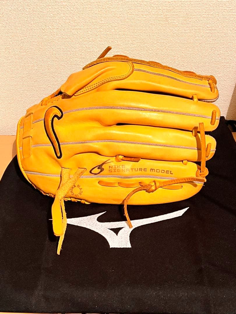左投げ　軟式グローブ　ダルビッシュモデル