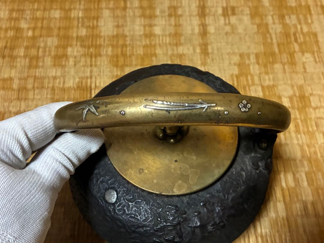 亀文堂 銀象嵌取手 鉄瓶