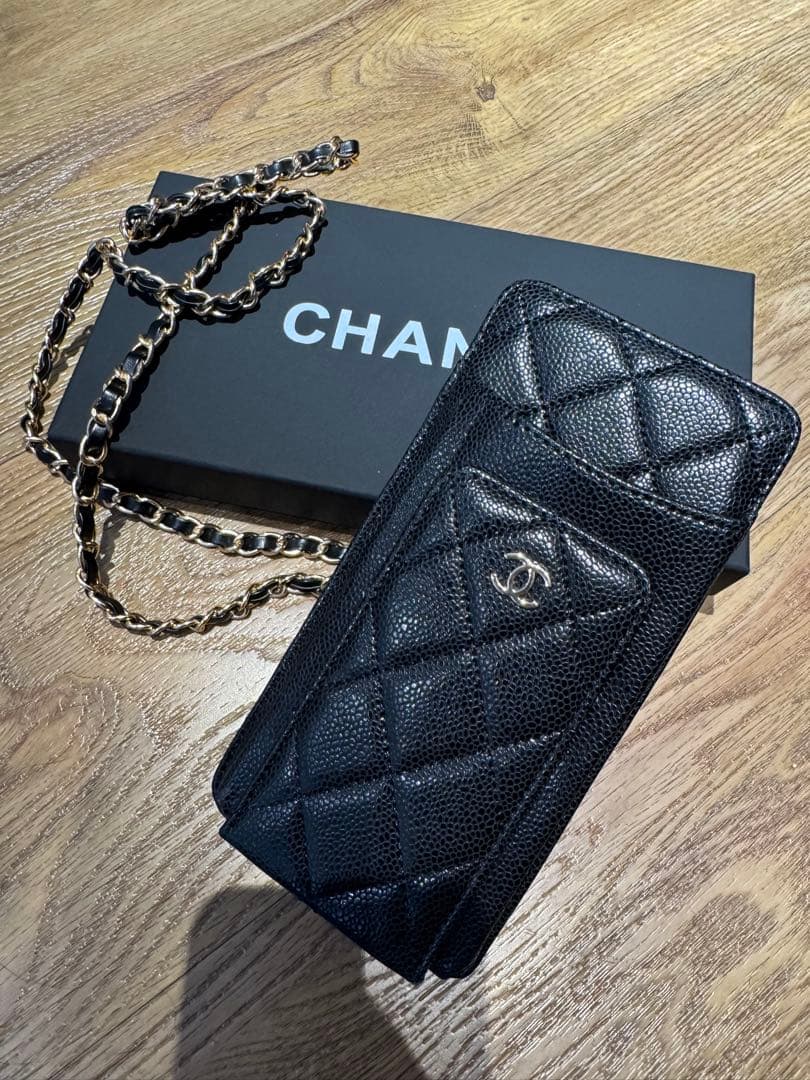 CHANEL ブラック　スマホポーチ　チェーンストラップ　ノベルティ