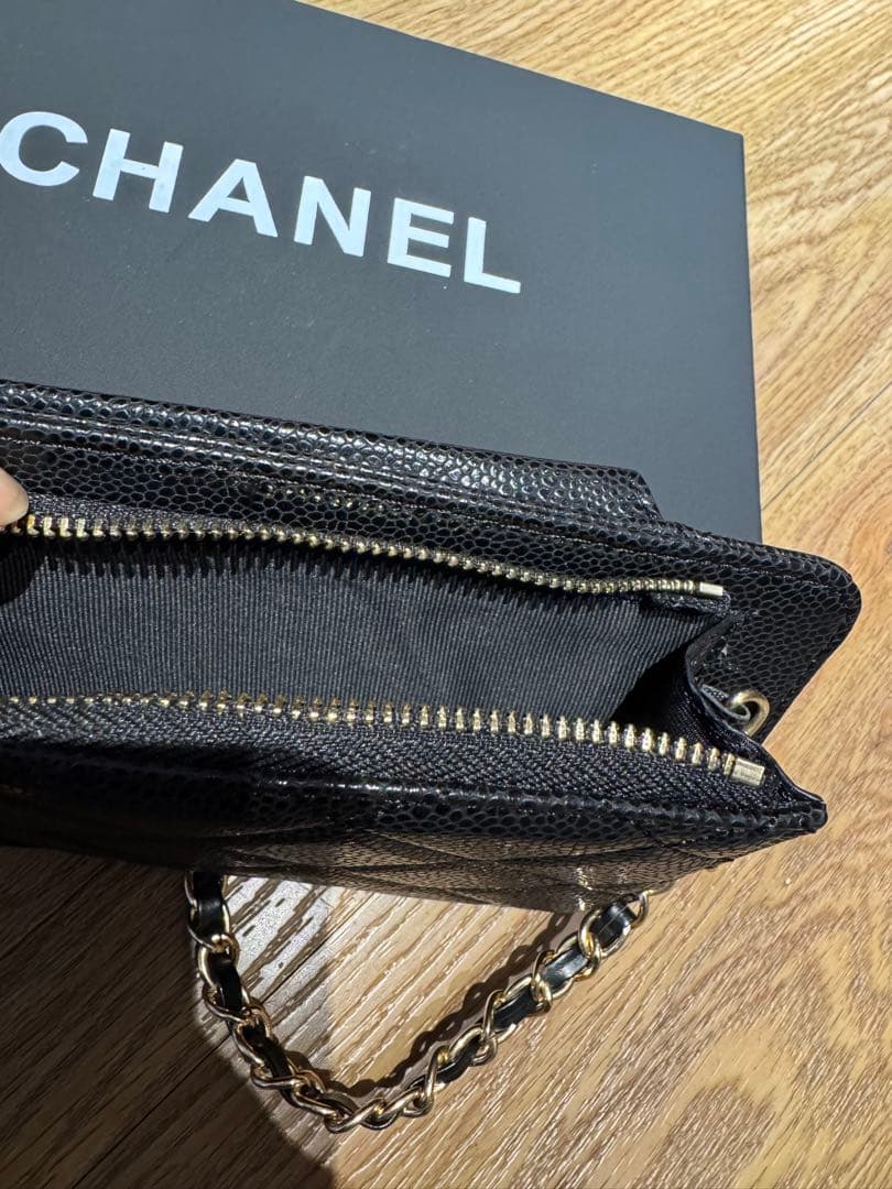 CHANEL ブラック　スマホポーチ　チェーンストラップ　ノベルティ