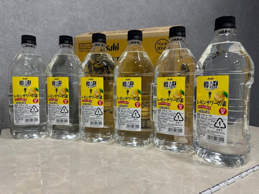 H　アサヒ「樽ハイ倶楽部レモンサワ一の素 1800ml」の12本セット