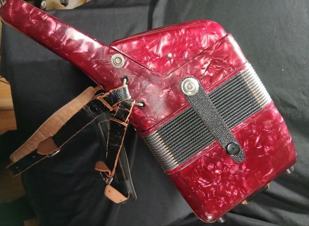 Yamaha アコーディオン 赤 32鍵盤