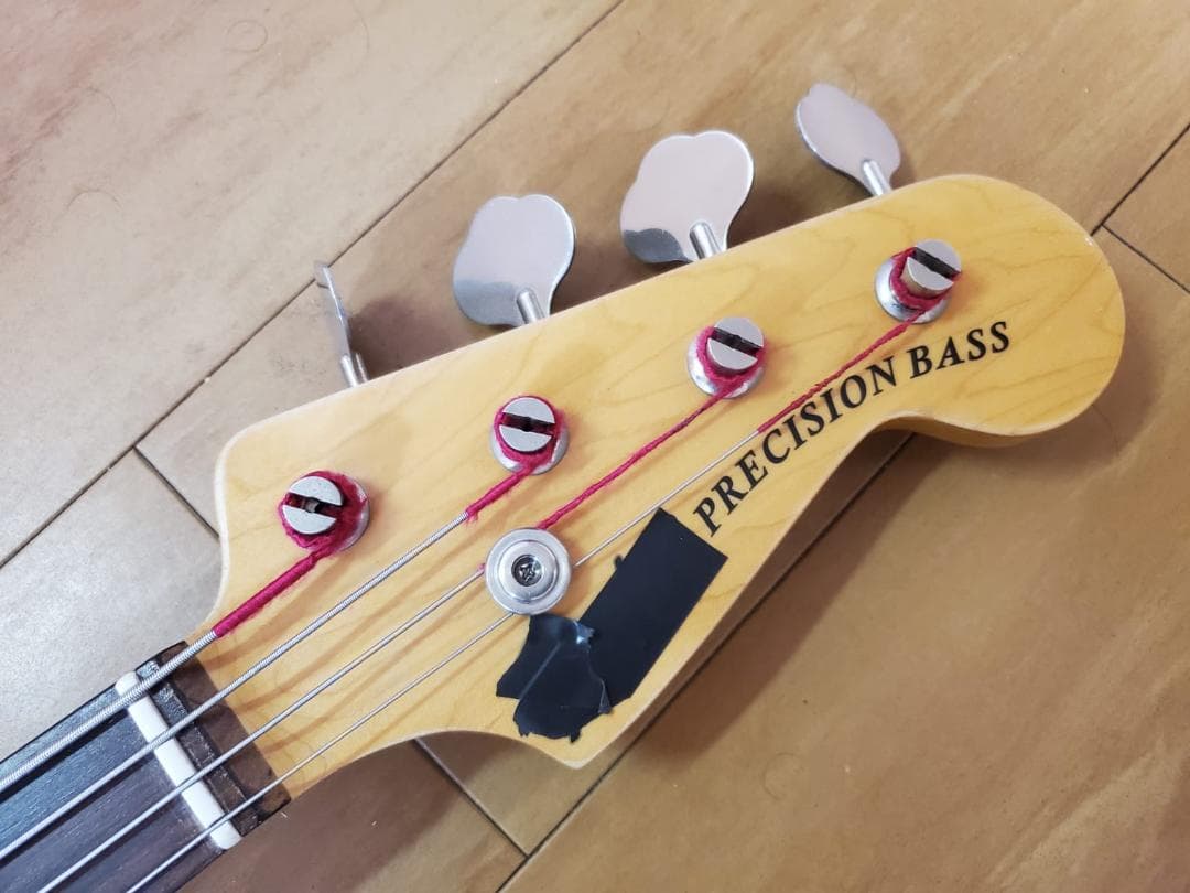 REPLICA OF IRON MAIDEN´S PRECISION BASS