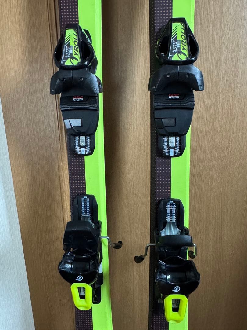 スキー HEAD V-SHAPE LYT V2 170cm