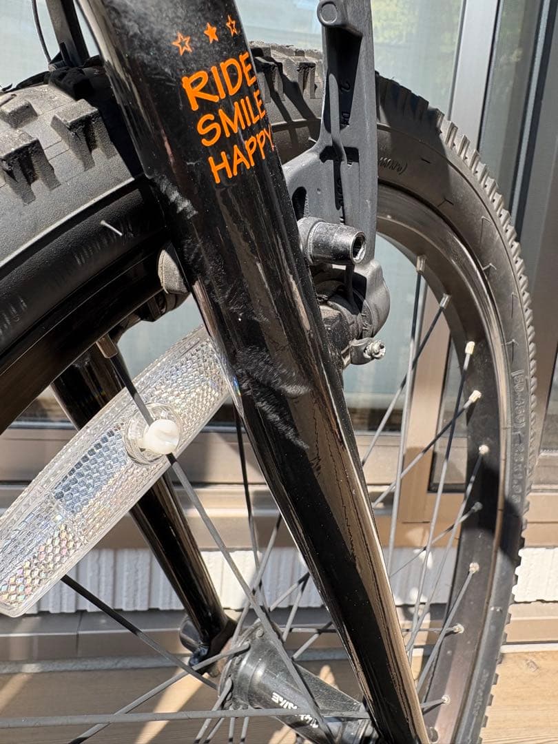 ヒュメ　ヨツバサイクル　赤 22インチ　8段変速