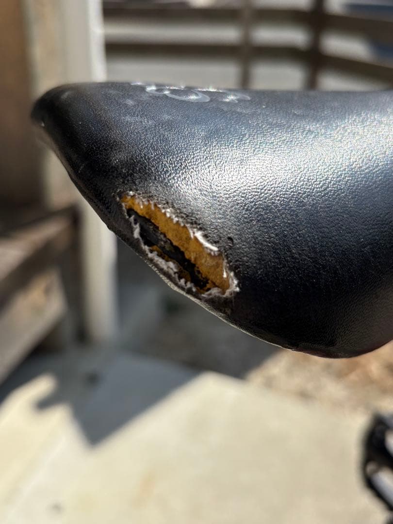 ヒュメ　ヨツバサイクル　赤 22インチ　8段変速