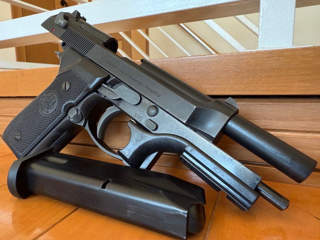 MGC BERETTA M92F SRHW 実物マウント付き HW モデルガン