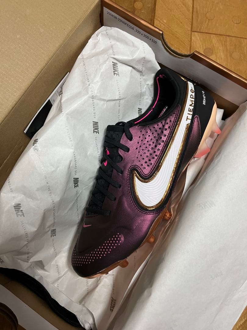 新品　超激レア　限定カラー　ナイキ　ティエンポ　レジェンド9 エリート FG