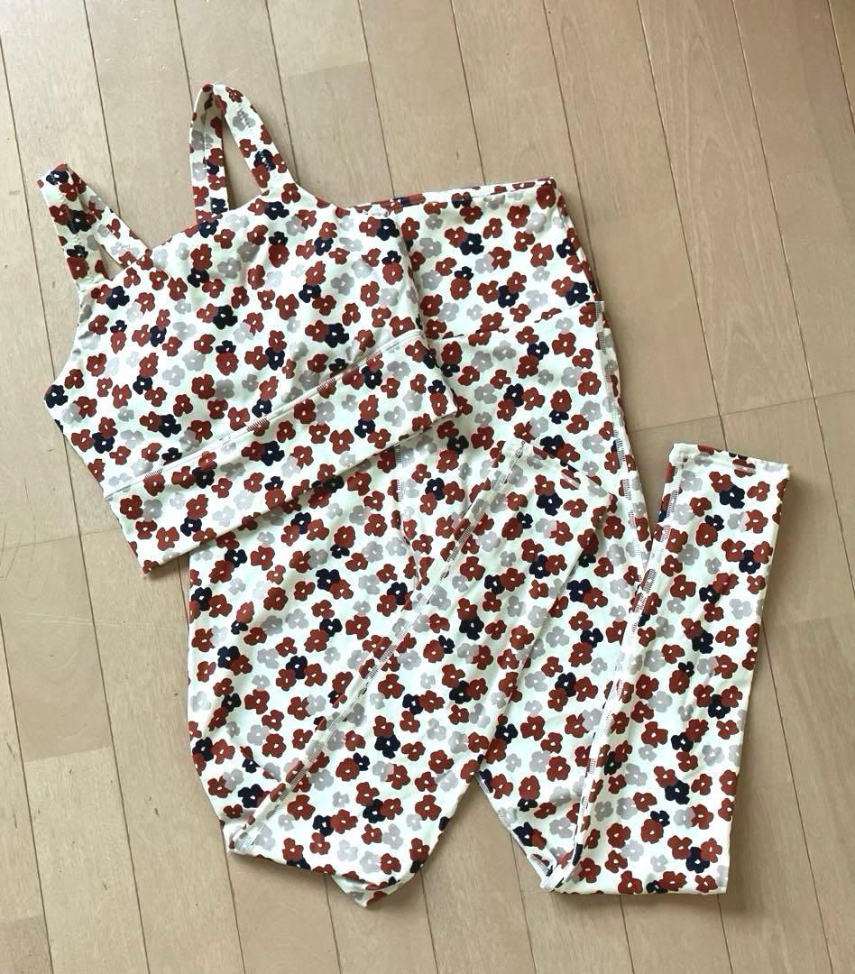 emmi エミヨガ　ヨガウェア上下セット花柄