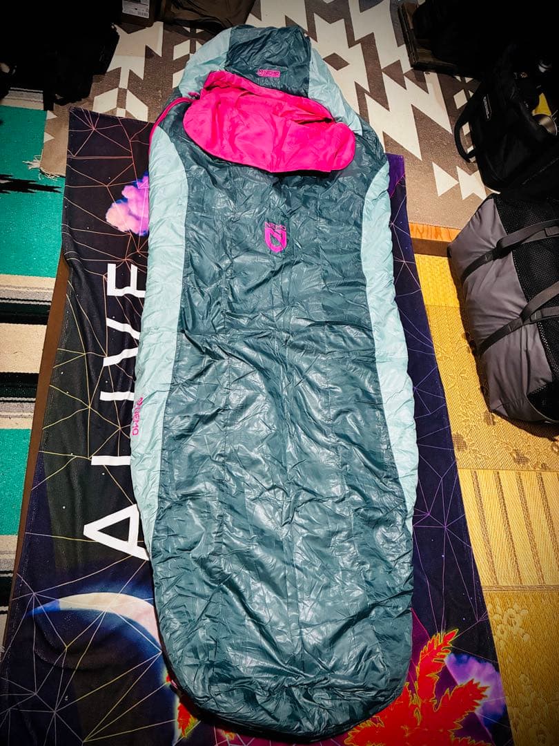 ニーモ　寝袋　TEMPO35F woman