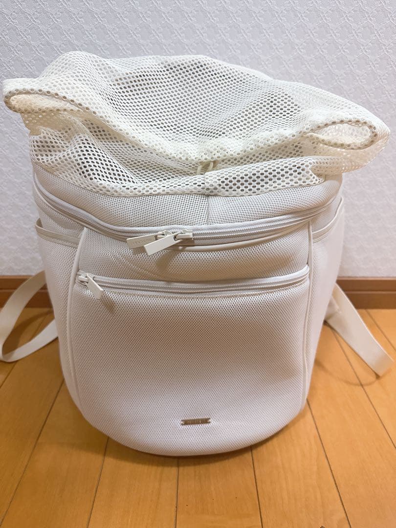 モンシェリ　軽量メッシュ巾着リュック