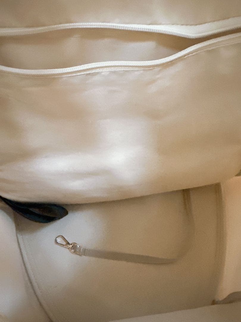 モンシェリ　軽量メッシュ巾着リュック