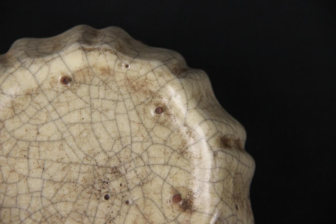 中国美術 開片釉 小皿　近代　哥窯　菱花形　茶道具　小鉢 裂紋釉 EN21-05