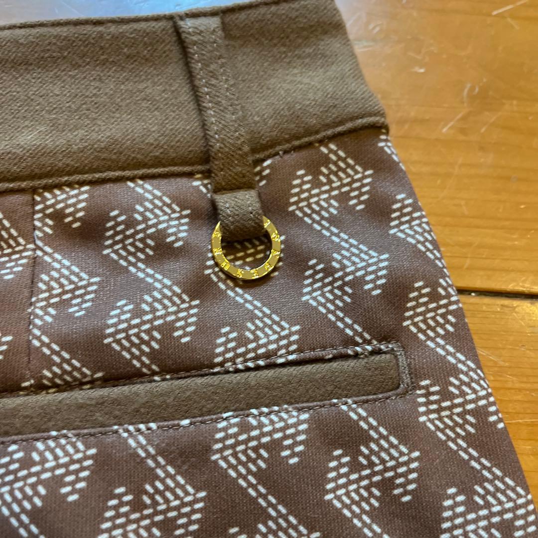 resussectionのゴルフスカート