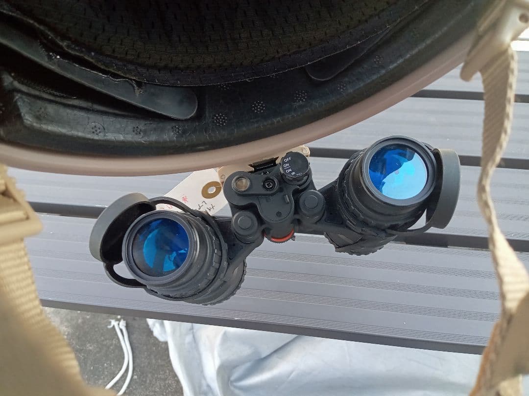 REVISION CAIMAN　 FMA PVS-15 ナイトビジョン　レプリカ