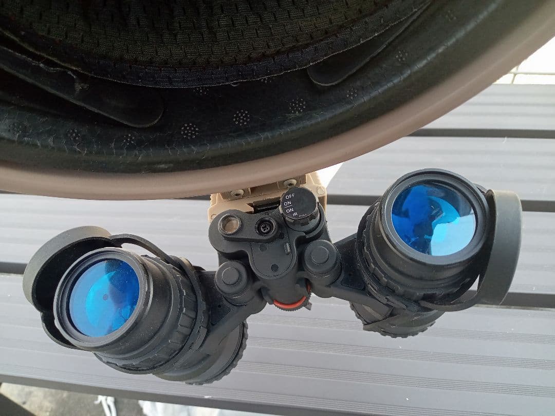 REVISION CAIMAN　 FMA PVS-15 ナイトビジョン　レプリカ