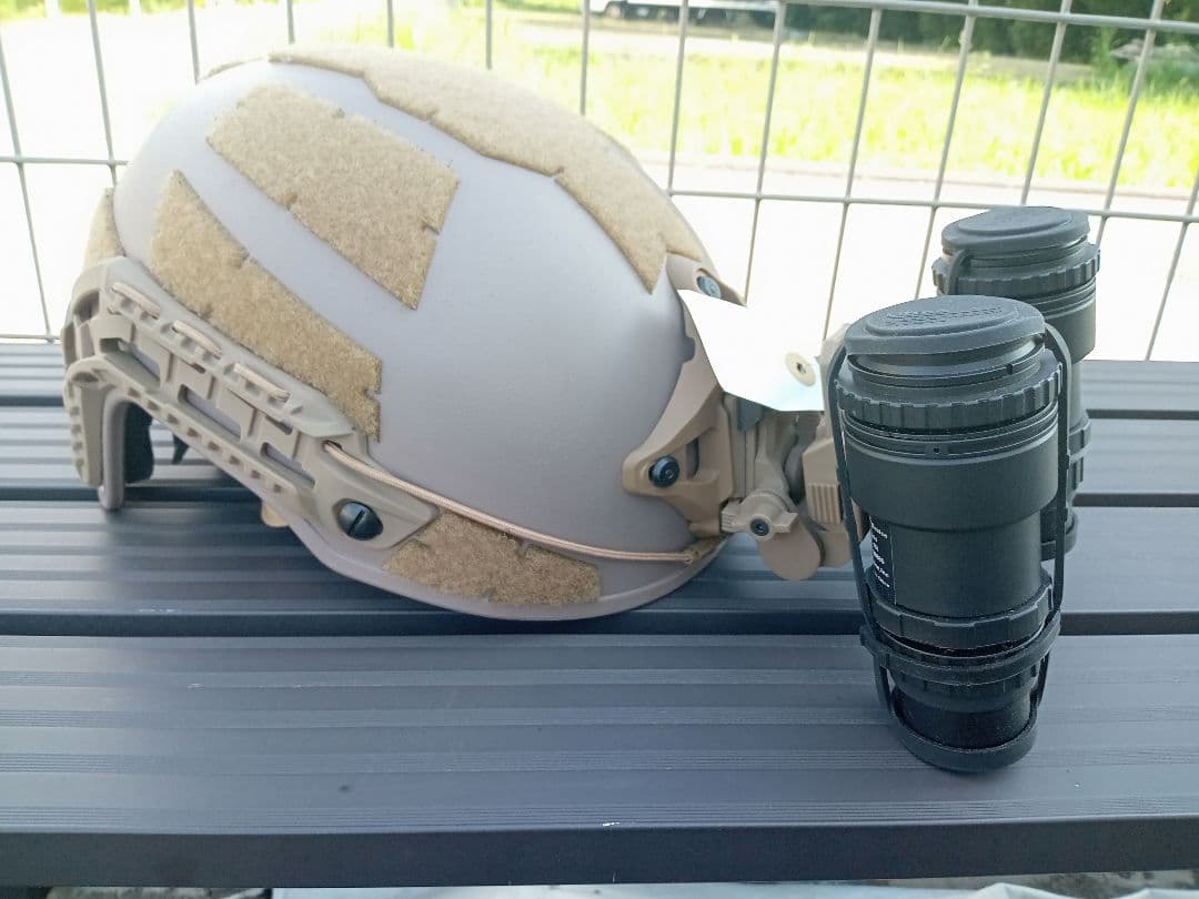 REVISION CAIMAN　 FMA PVS-15 ナイトビジョン　レプリカ