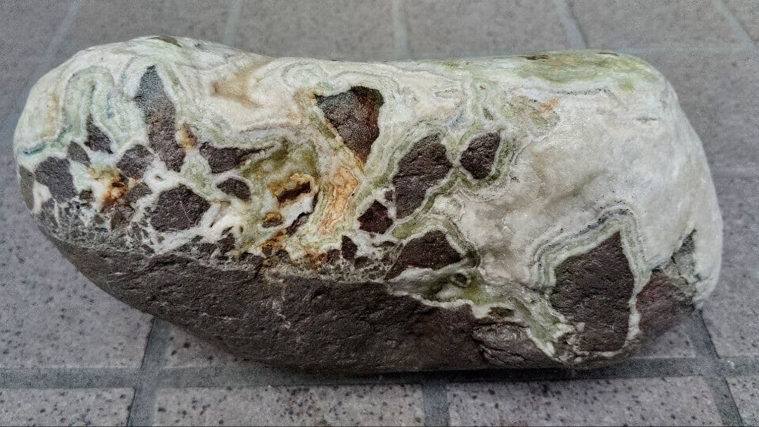 ★アゲート原石★糸魚川瑪瑙【横川・転石・川ズレ・ウブ3.3kg】