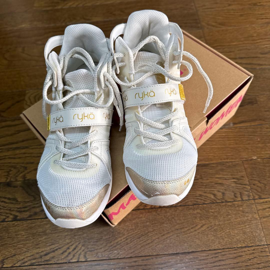 美品！ジャザサイズ スニーカーryka ホワイト/ゴールド E1270M-155