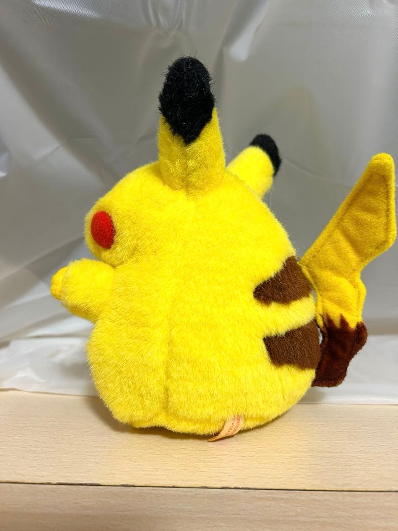 初期ピカチュウ　ぬいぐるみ