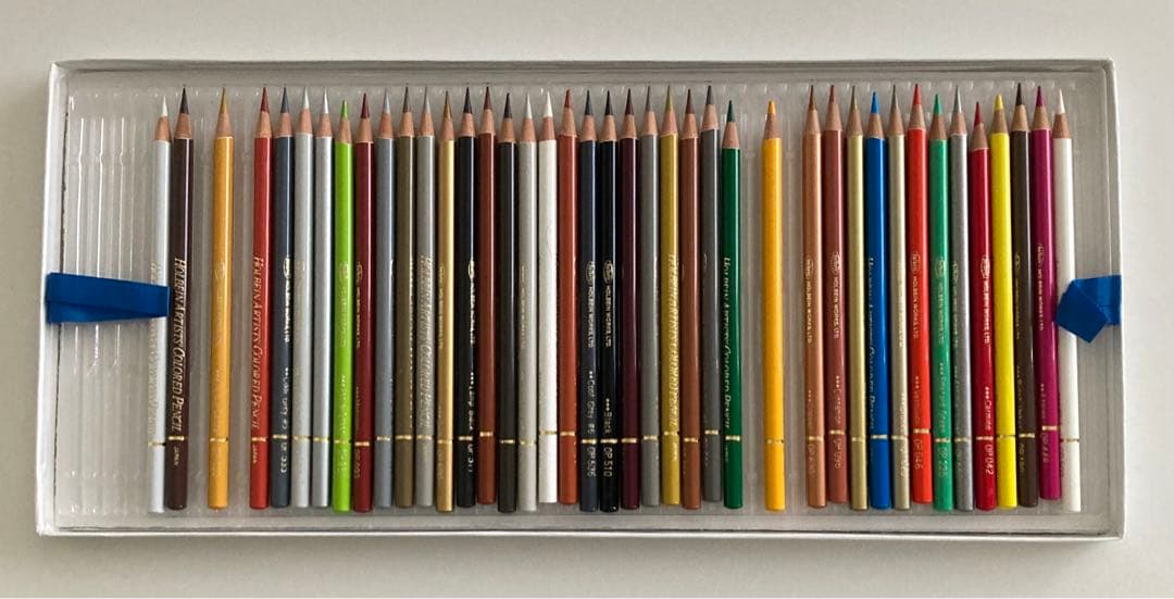 Holbein Artist's Colored Pencil 150色セット