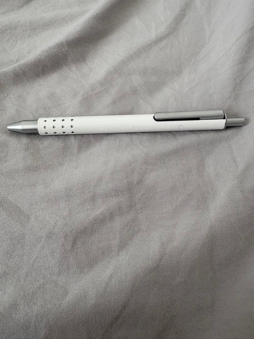 LAMYスイフト限定色ホワイト