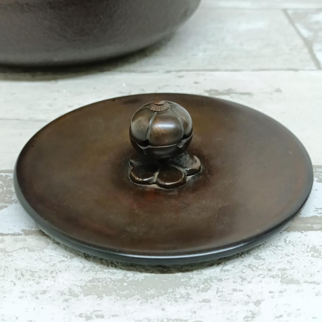 K102 茶道具 筒糸目釜 竹地紋 橋本辰敏 共箱 鉄釜 鉄製 銅製蓋 茶釜