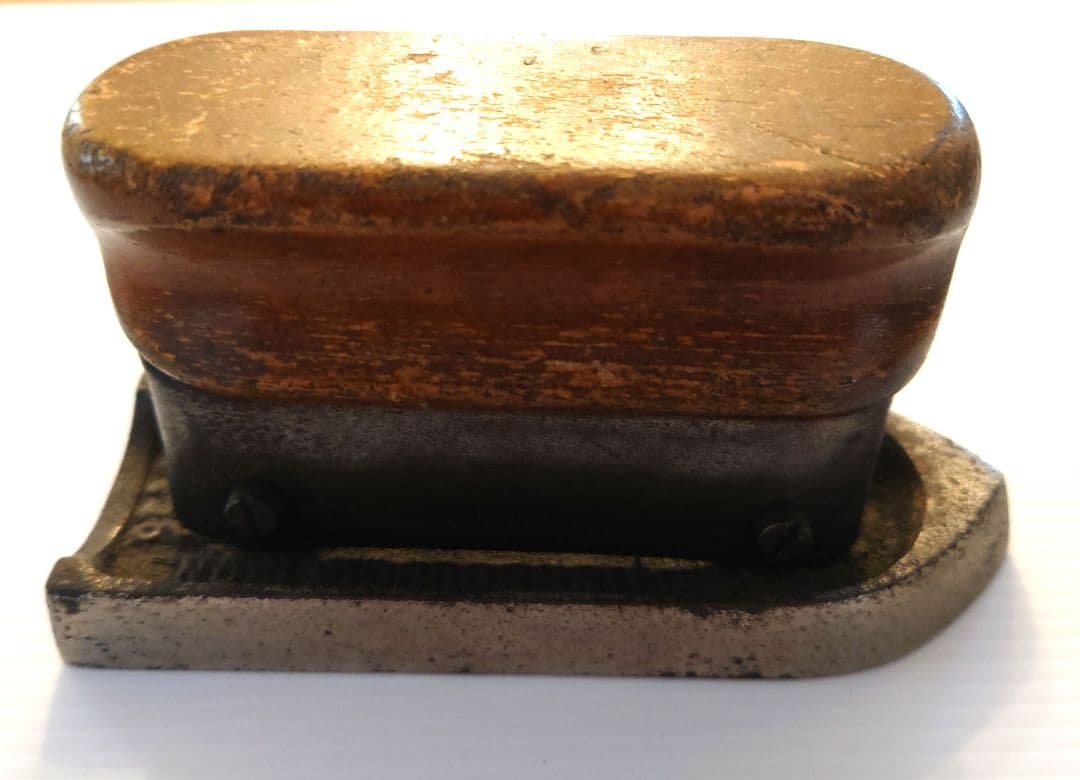 アンティーク木製 金属製 アイロン イギリス 英国