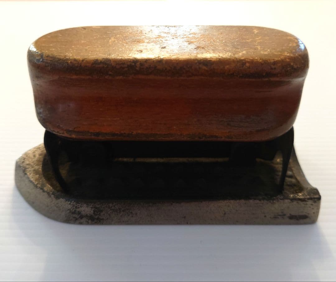 アンティーク木製 金属製 アイロン イギリス 英国