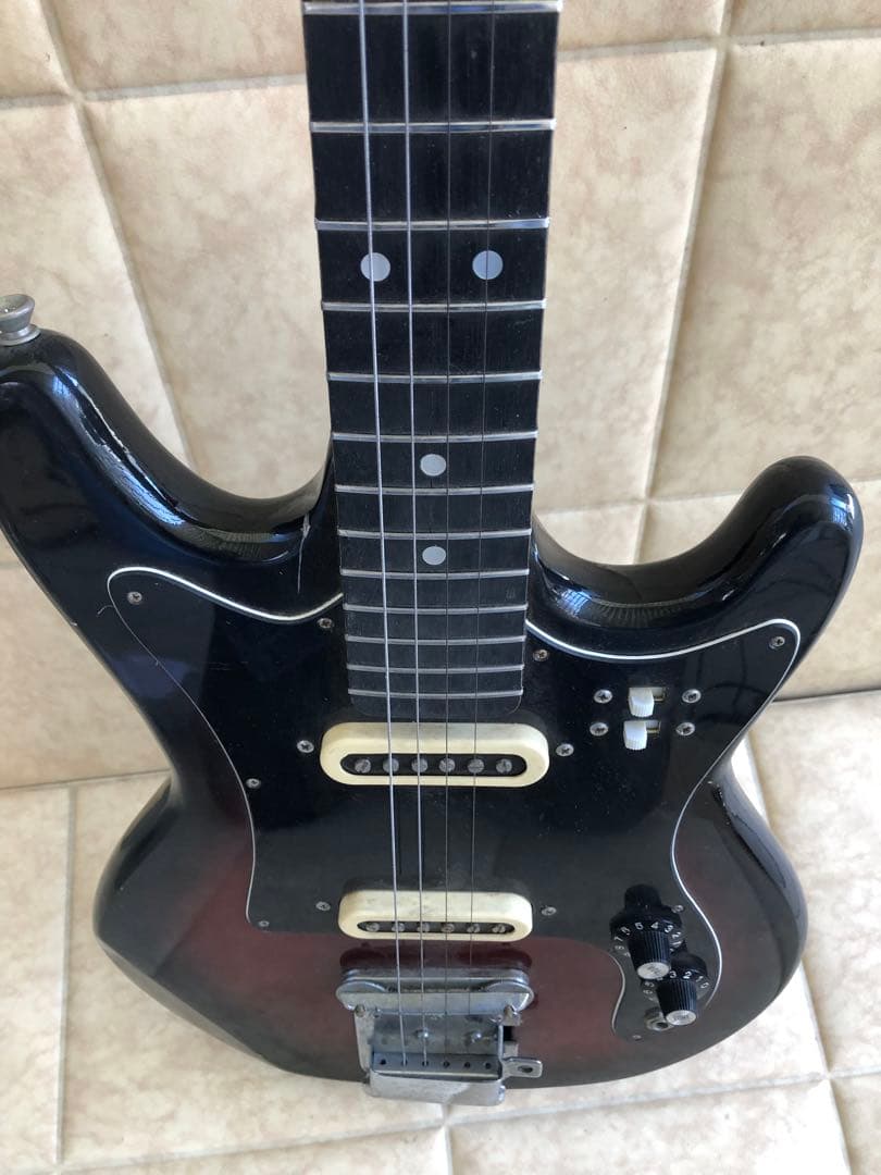 エレキギター　(メーカー不明)(G70)