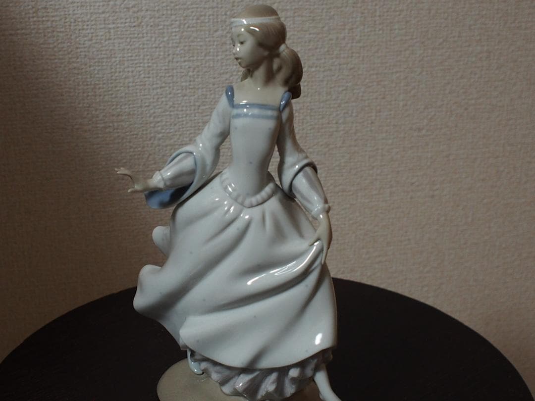 リヤドロ 　シンデレラ　フィギュリン　LLADRO 　陶磁器　美品