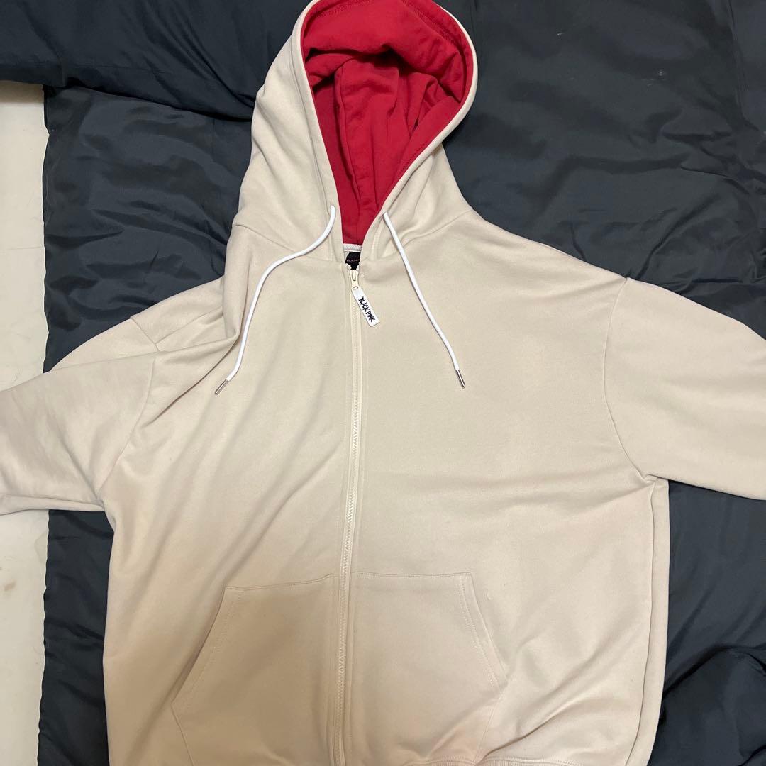 ブラックピンクパーカー