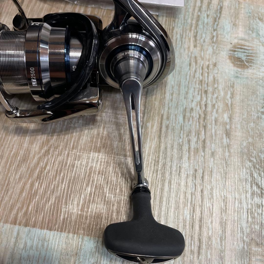 DAIWA 18EXIST LT2500リール ケース付き