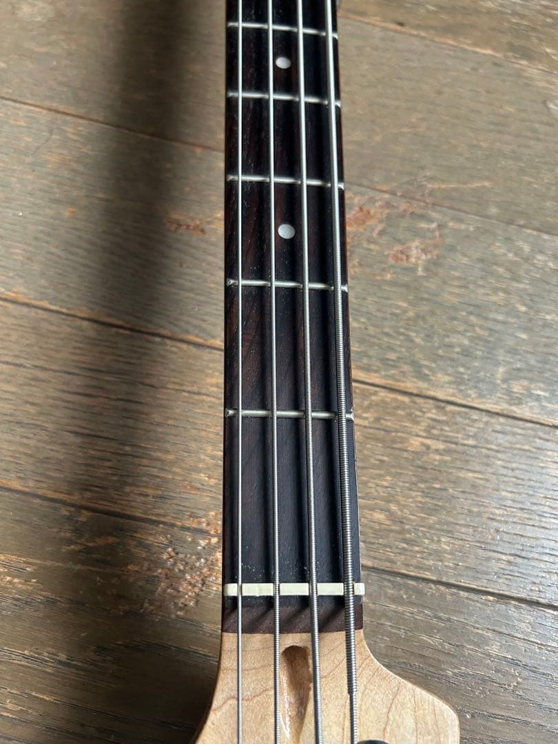 【美品】サンバースト ジャズベーススタイル　ピックアップ交換済