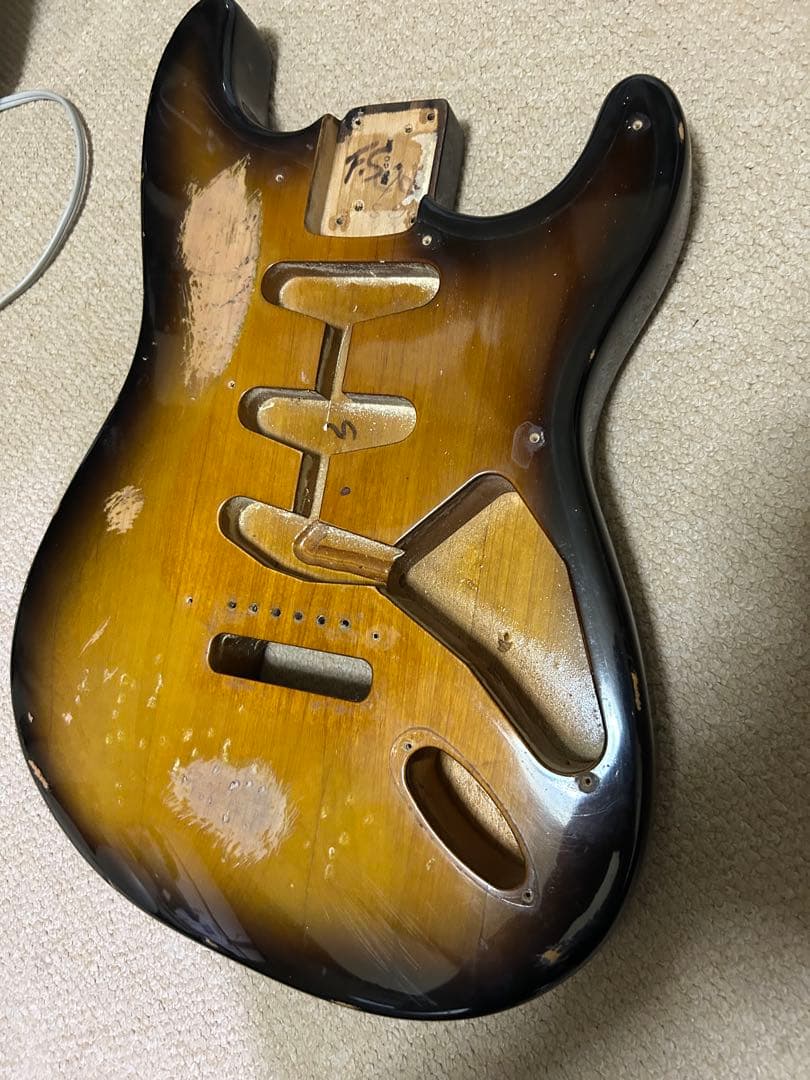 fender american vintage 57 ネックとボディ