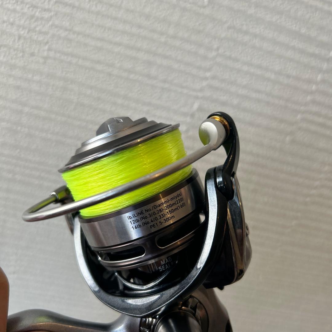 DAIWA CALDIA 3000 スピニングリール 収納袋付き