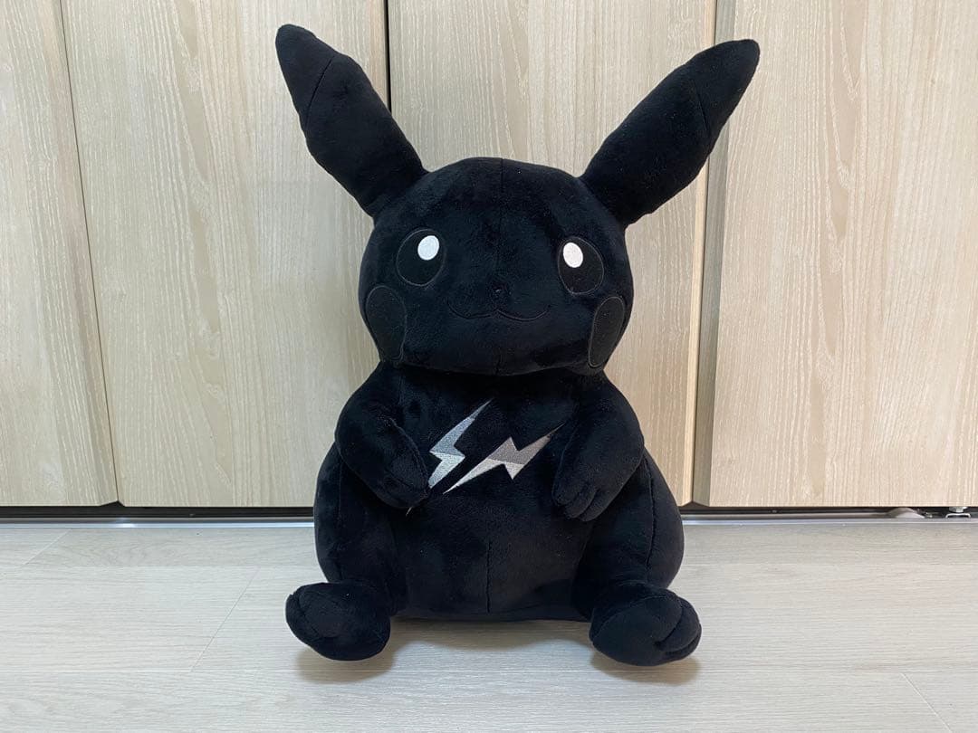 fragment フラグメント　ピカチュウ ぬいぐるみ