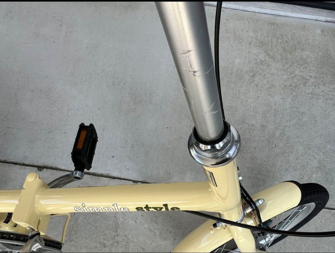 【新古品】折りたたみ自転車 クリーム色 ブラウンサドル