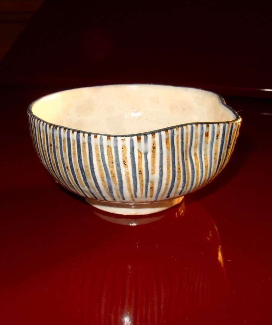 粉引絵付片口　金田誠作　素朴で手に馴染みの良い片口　金海窯の流れ　民藝