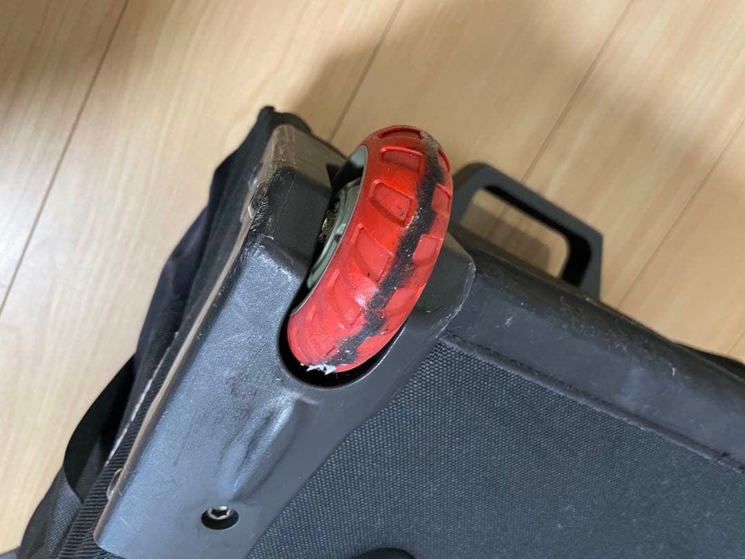 nuts 　　THE NORTH FACE キャリーケース