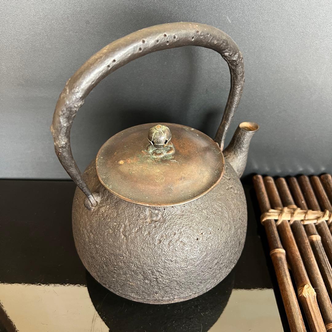 小泉仁左衛門 底部に仁左衛門刻印あり　釜 鉄瓶