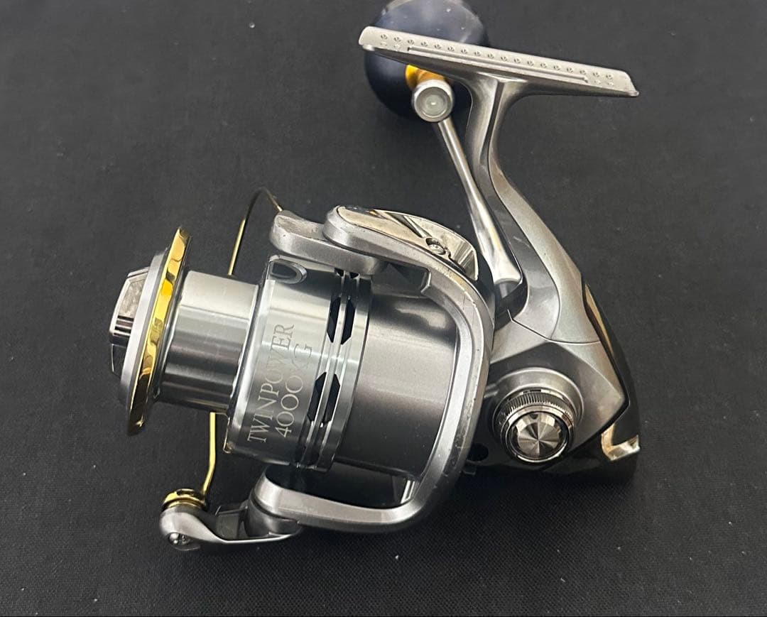 TWINPOWER 4000XG リール
