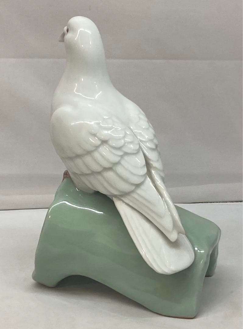 113s  宮永東山作「白鳩」共箱　京都　青磁　置物　平和　東山窯