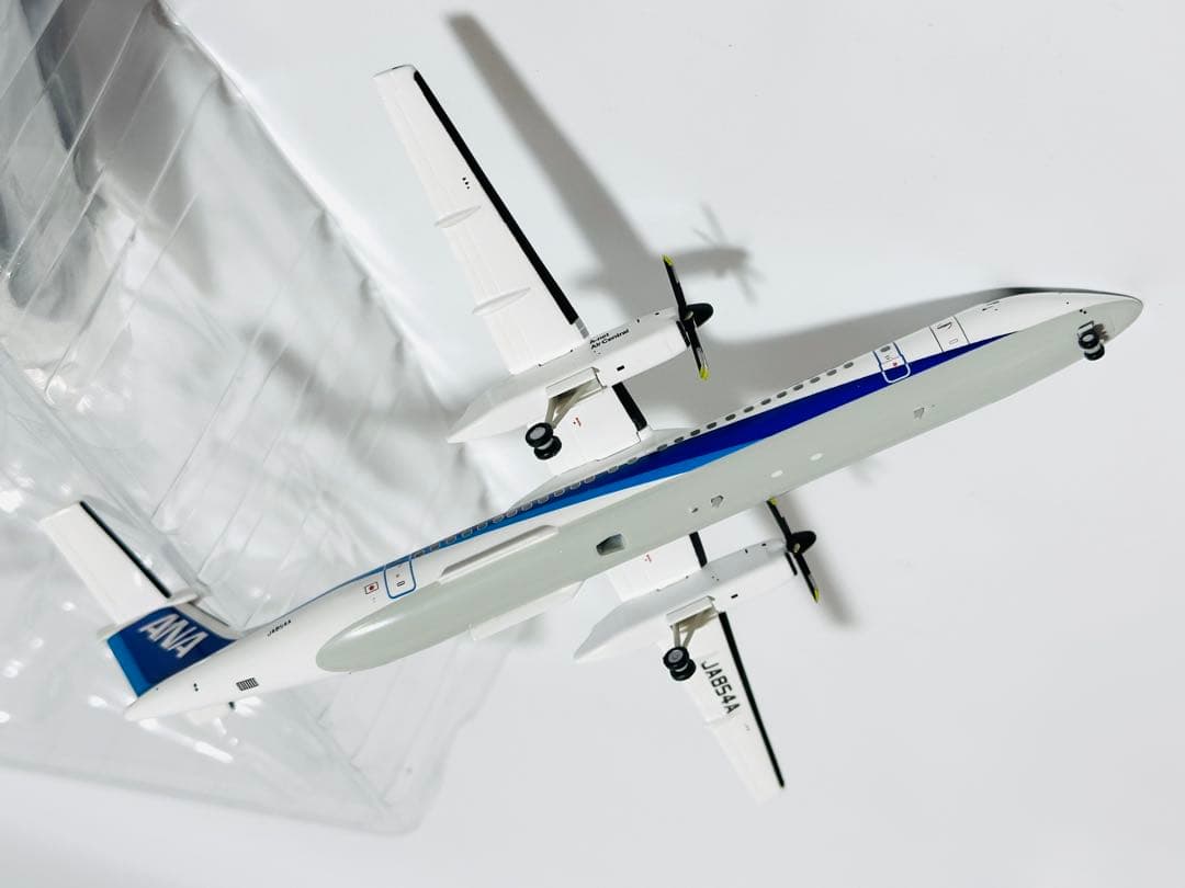 全日空商事1/200 DHC-8-400